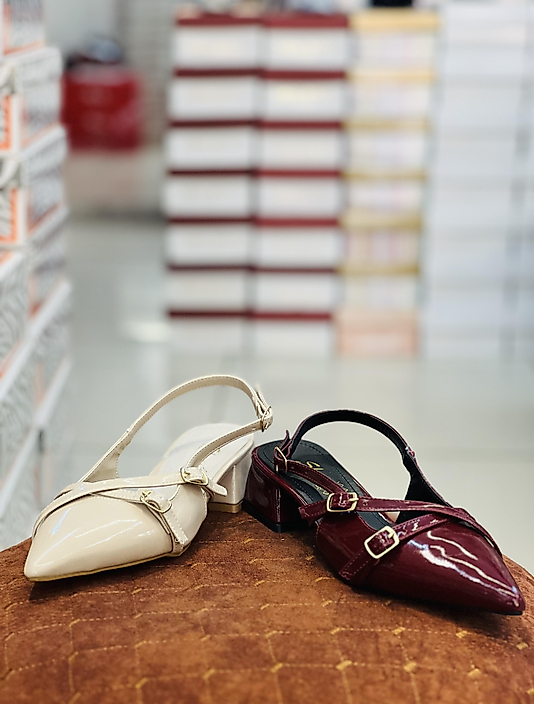 Sivri burun sandalet