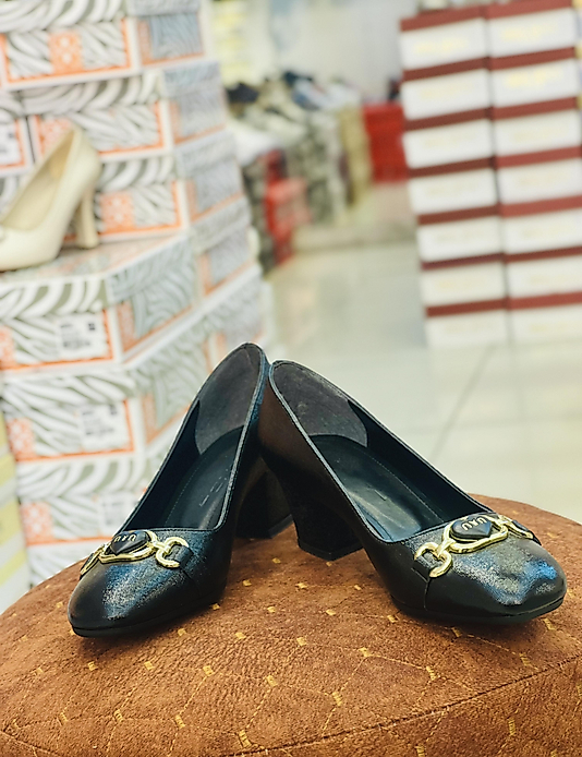 Dolgu topuk ayakkabı